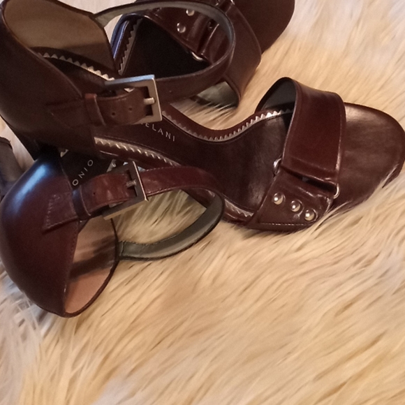 Shoes - Picture 3 of 3